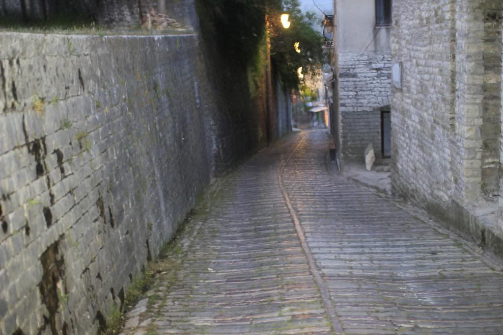 Eva Guesthouse Gjirokastër Dış mekan fotoğraf